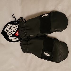 Crab Grab Man Hands Mitten